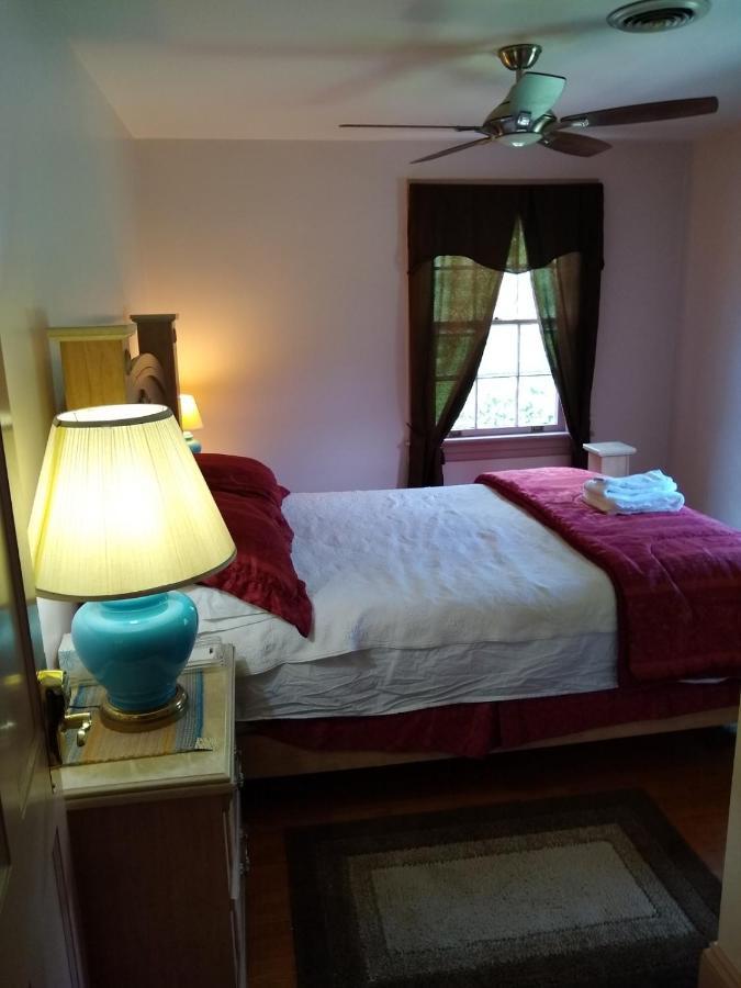 Home Sweet Home Suite #3, Near Liberty University, And Lynchburg Hospital, Deluxe Queen Size Bedroom Eksteriør billede